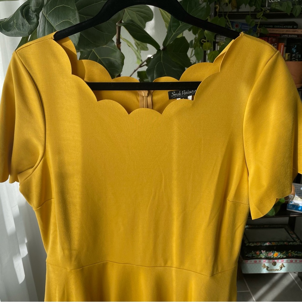 Band new never worn Smak Parlour Unique Vintage yellow Scallop dress w/ pockets